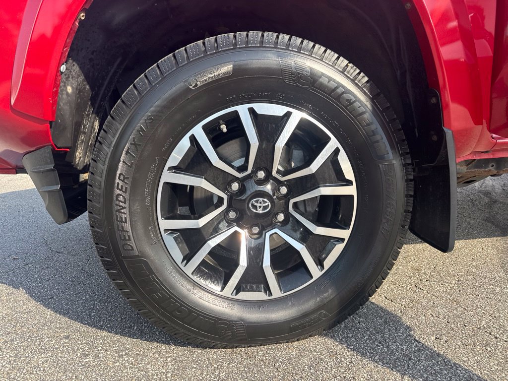 Used 2020 Toyota Tacoma TRD Sport w/ TRD Premium Sport Package AWD/4WD image 46