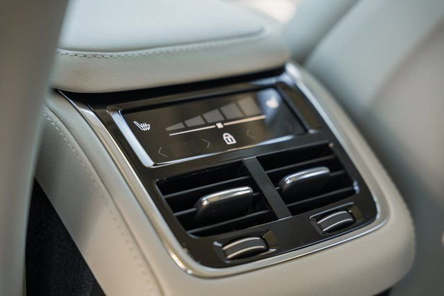 New 2026 Volvo XC90 B6 Ultra w/ Protection Package Premier image 33