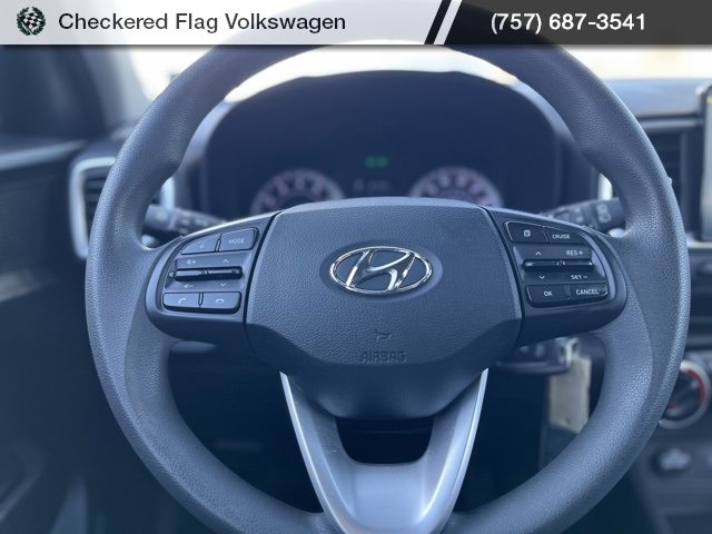 Used 2021 Hyundai Venue SE image 39
