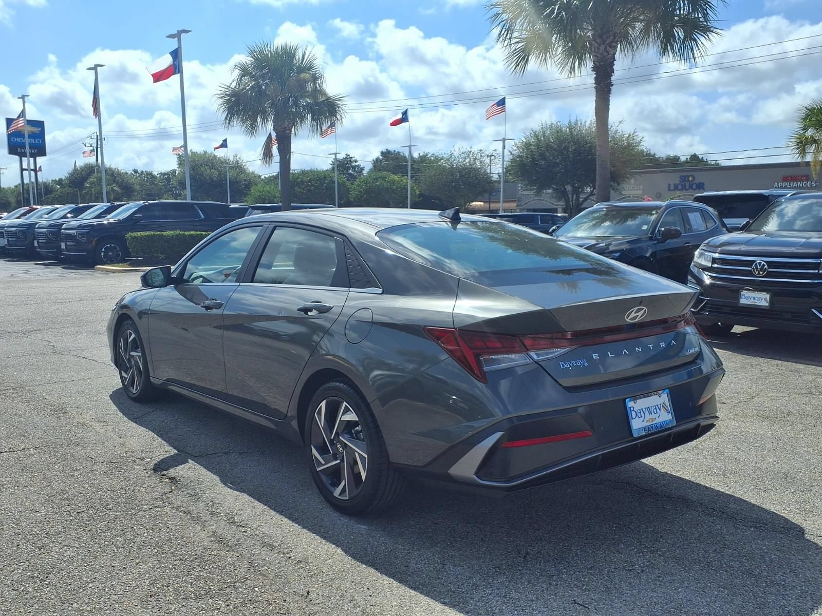 Used 2024 Hyundai Elantra Limited FWD image 23