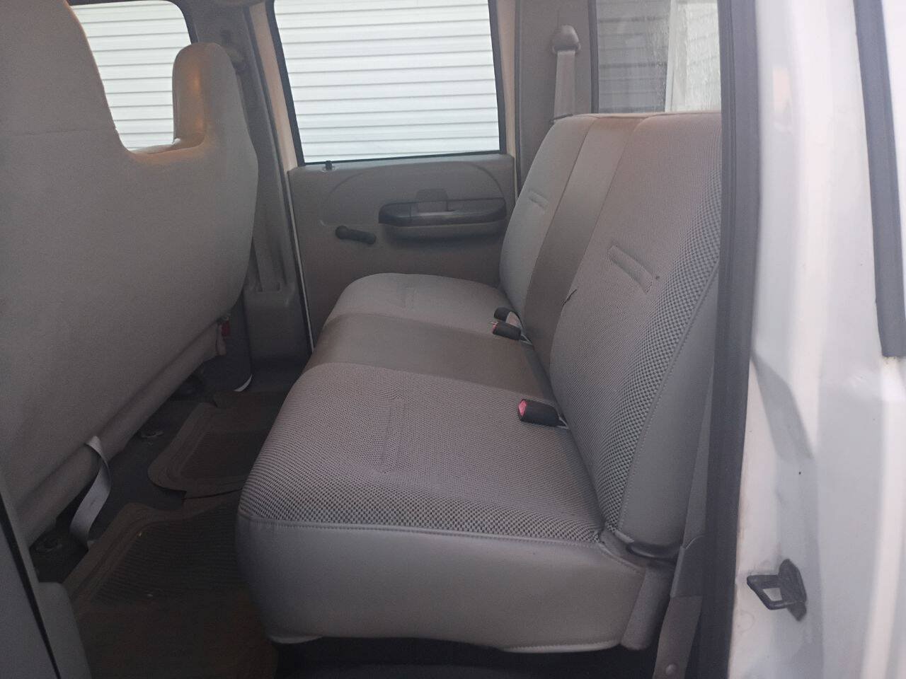 Used 2005 Ford F250 XL AWD/4WD image 15