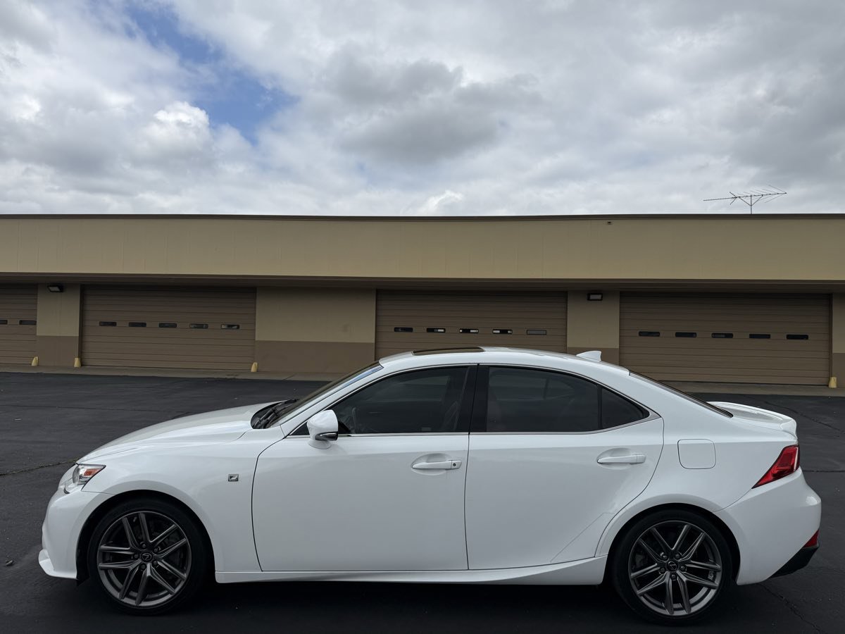 Used 2016 Lexus IS 200t w/ F Sport Package RWD image 4