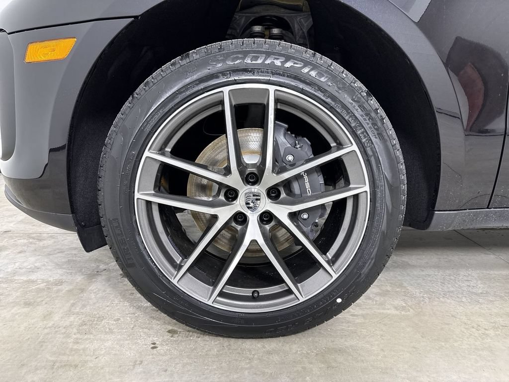 New 2026 Porsche Macan AWD/4WD image 13