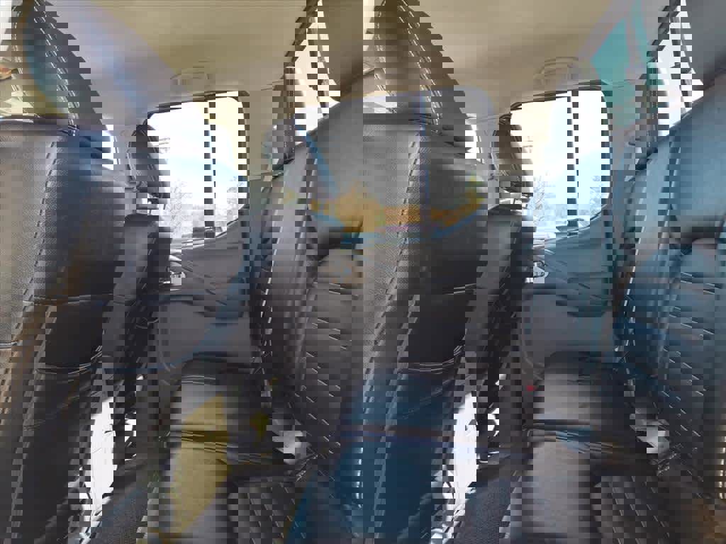 Certified 2018 Nissan Frontier SV w/ Value Truck Package image 18