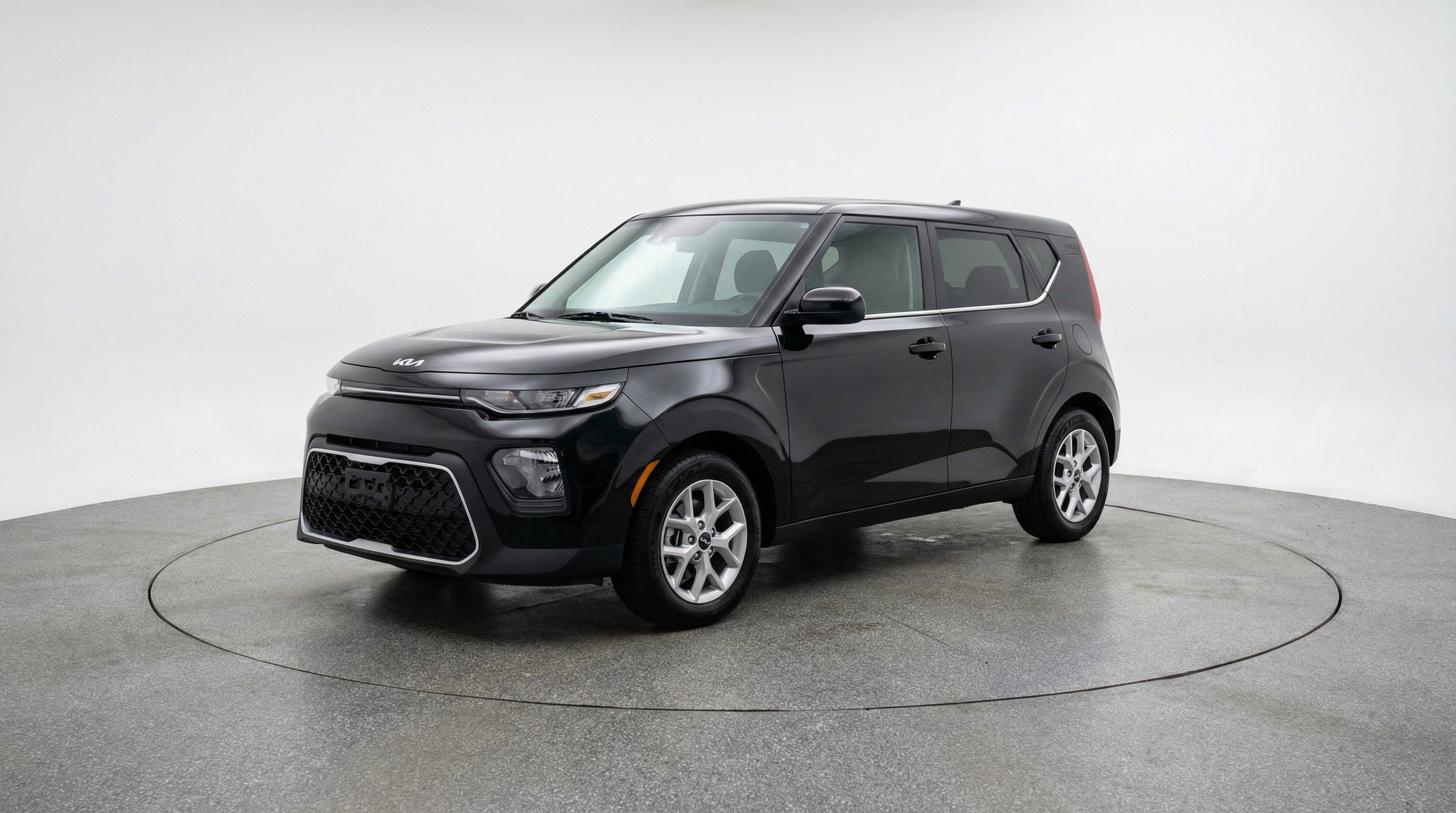Used 2025 Kia Soul LX w/ LX Technology Package image 3