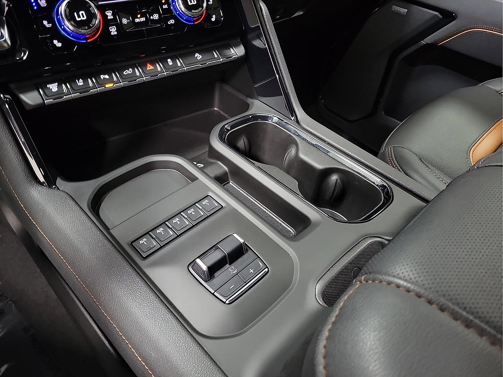 Used 2025 GMC Sierra 2500 AT4 w/ AT4 Premium Plus Package image 19