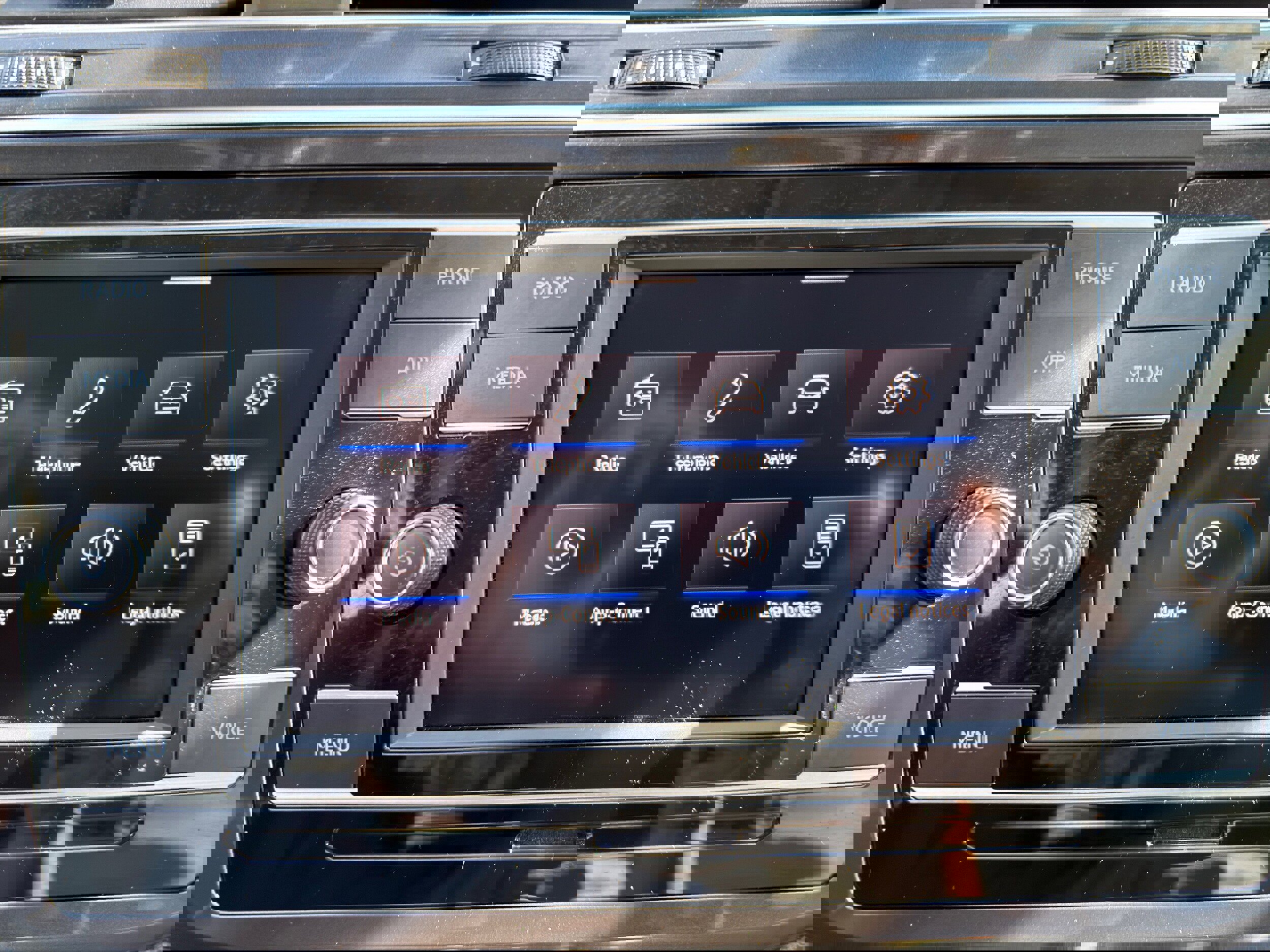 Used 2024 Volkswagen Tiguan S image 37