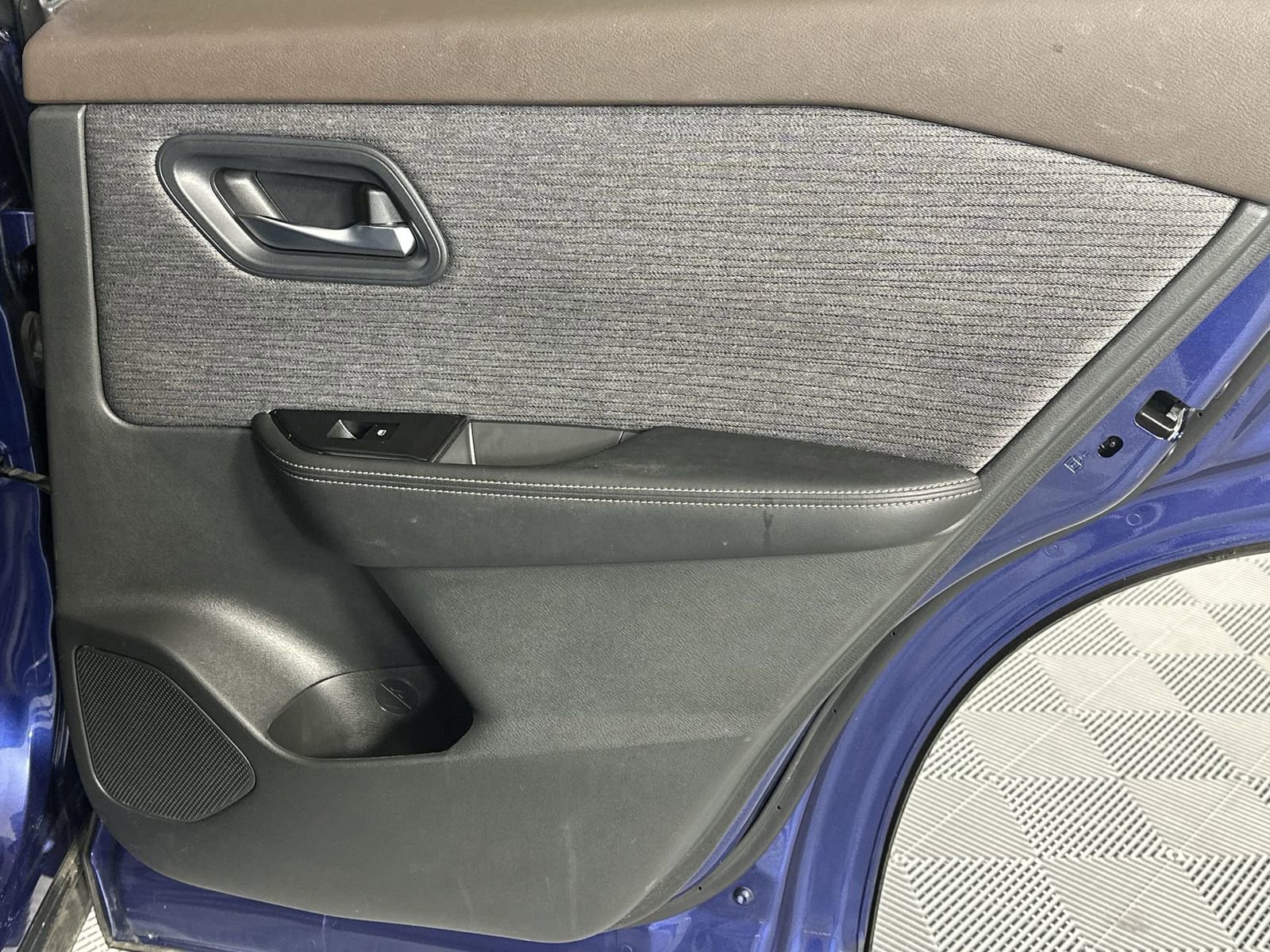 Used 2022 Nissan Rogue SV AWD/4WD image 32