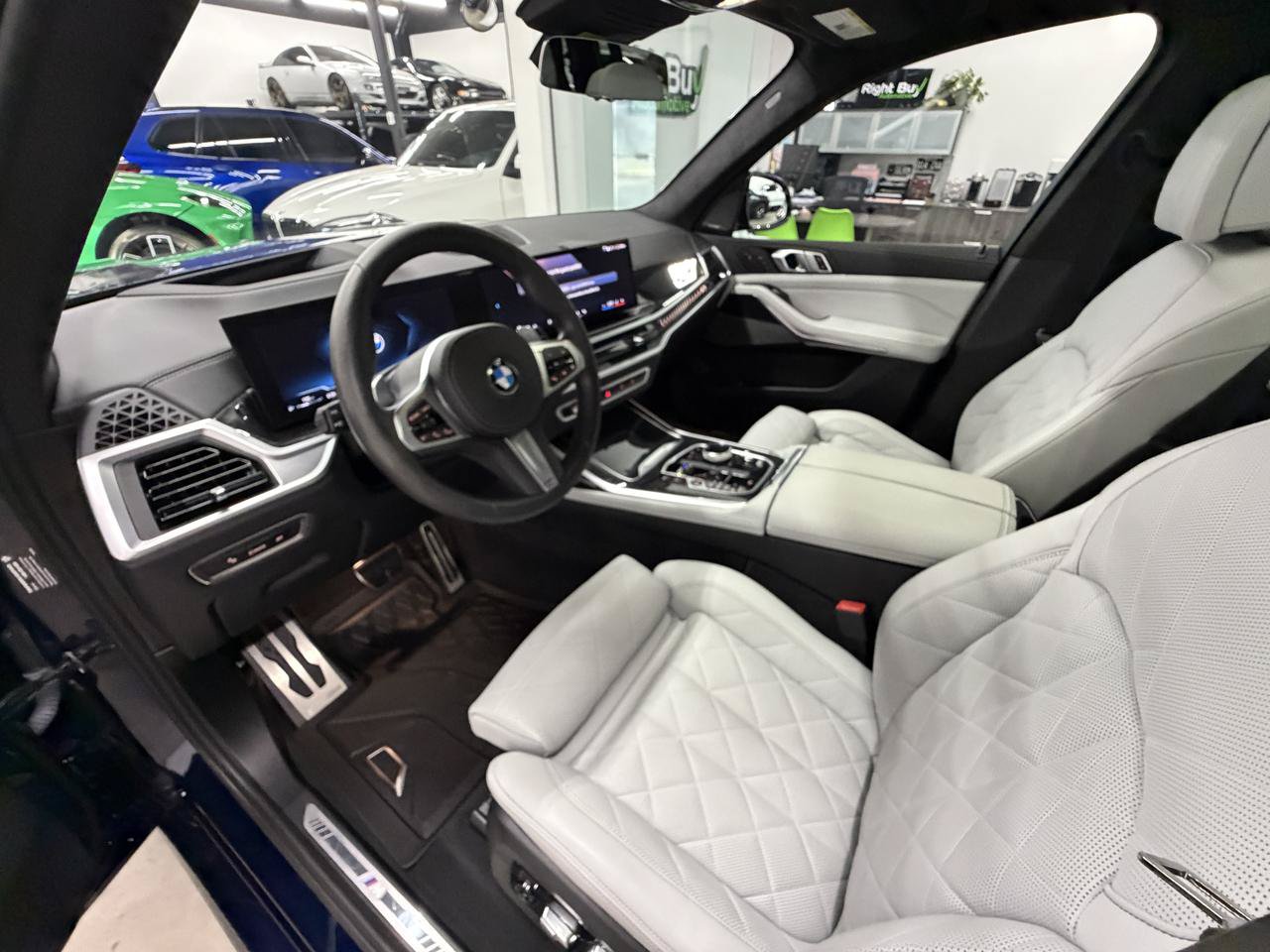Used 2024 BMW X7 xDrive40i w/ Executive Package AWD/4WD image 10