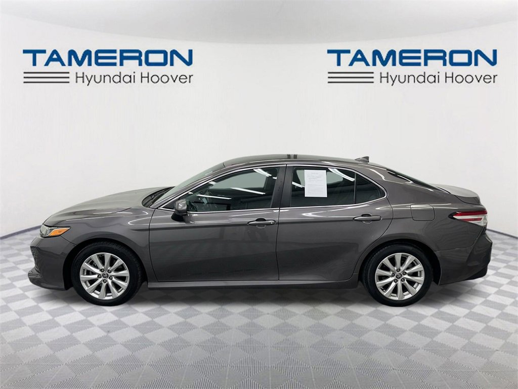 Used 2020 Toyota Camry LE image 2