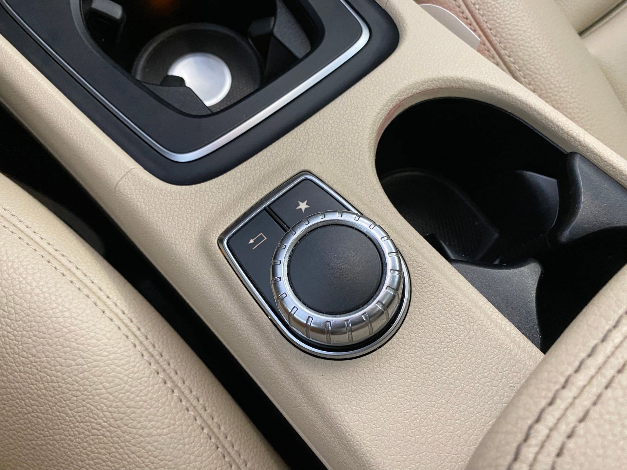 Used 2018 Mercedes-Benz GLA 250 4MATIC image 29