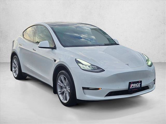 Used 2022 Tesla Model Y Long Range image 3
