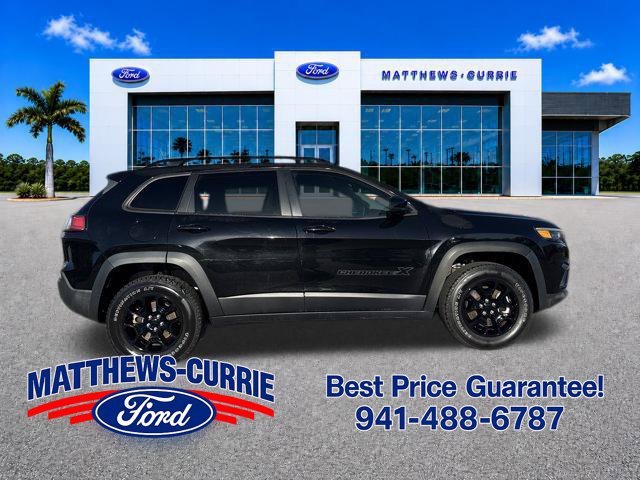 Used 2022 Jeep Cherokee Latitude w/ Trailer Tow Group AWD/4WD image 1