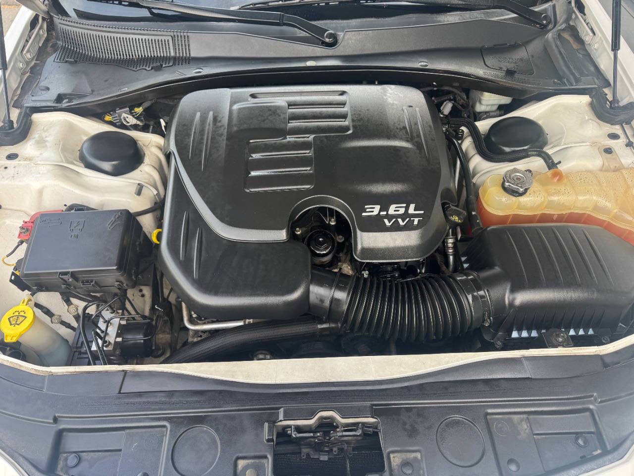 Used 2011 Chrysler 300 RWD image 17