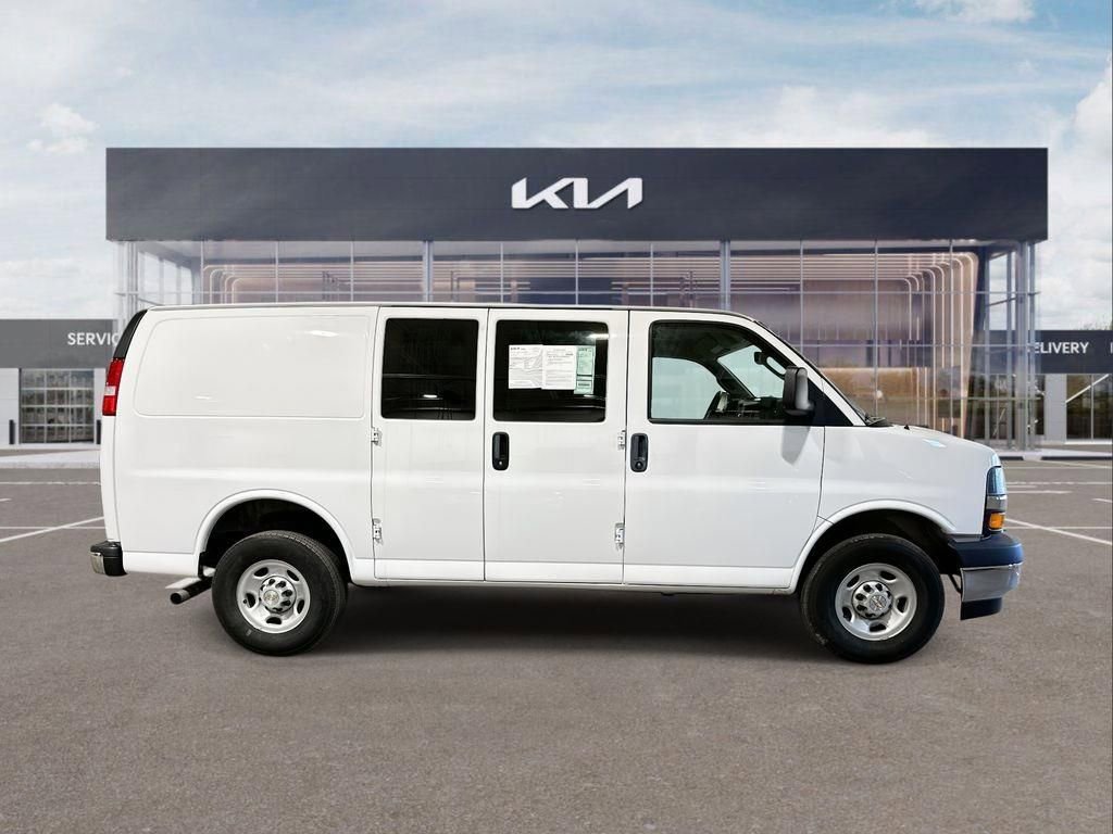 Used 2024 Chevrolet Express 2500 w/ Driver Convenience Package image 9