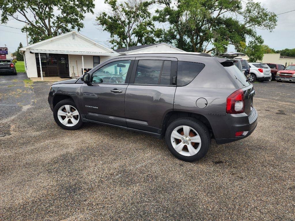 Used 2014 Jeep Compass Latitude FWD image 8