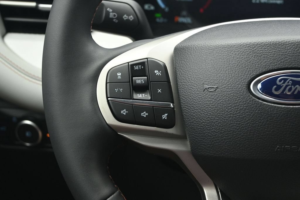 New 2026 Ford Explorer Active w/ Active Comfort Package RWD image 23