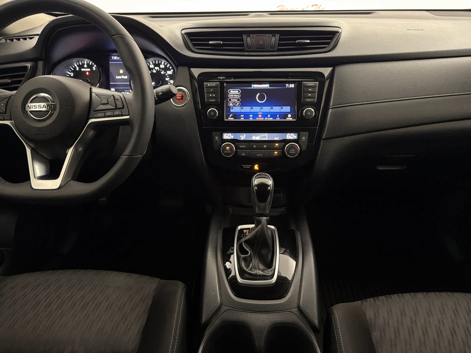 Used 2018 Nissan Rogue SV FWD image 19