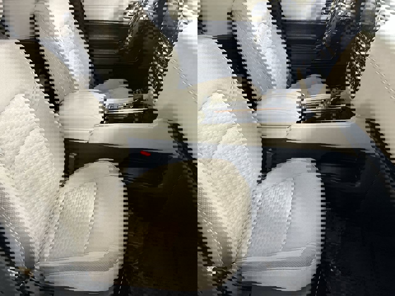 Used 2022 Nissan Pathfinder SV image 25