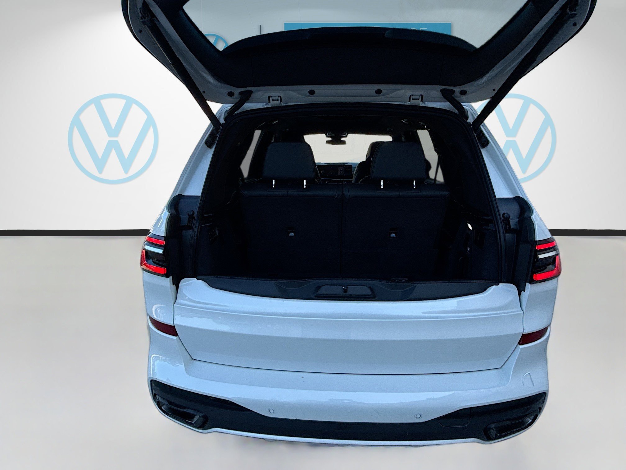 Used 2023 BMW X7 xDrive40i w/ M Sport Package image 27