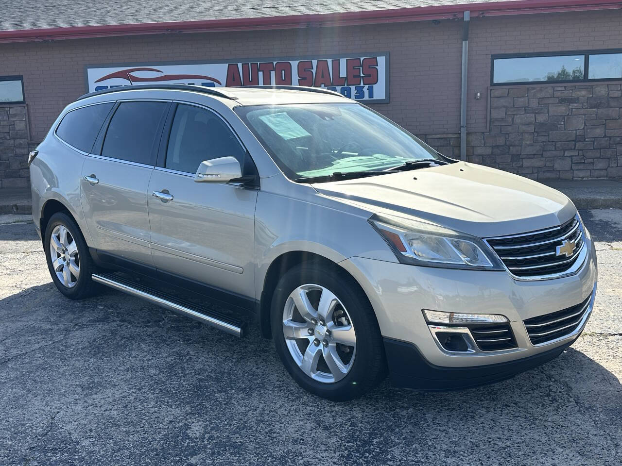 Used 2017 Chevrolet Traverse Premier AWD/4WD image 3