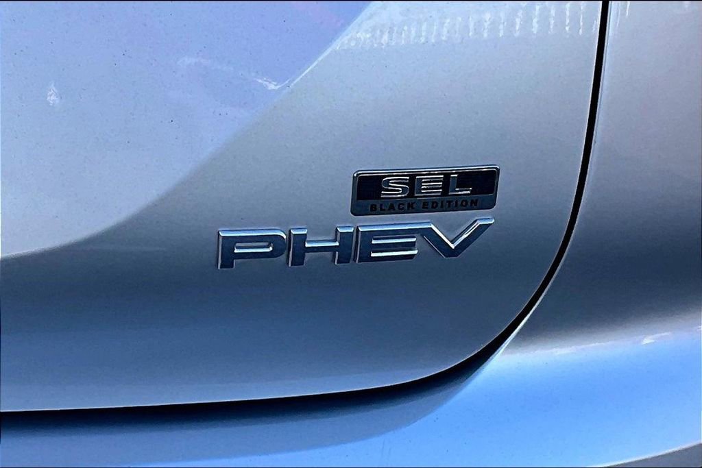 Used 2025 Mitsubishi Outlander SEL Black Edition image 8