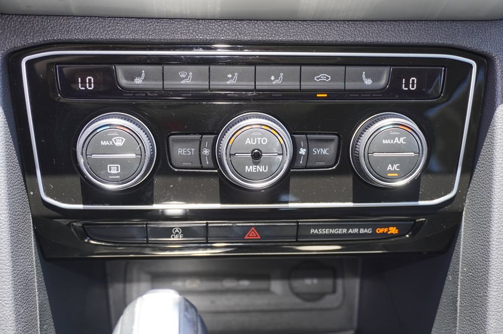 Used 2022 Volkswagen Atlas SEL R-Line AWD/4WD image 21