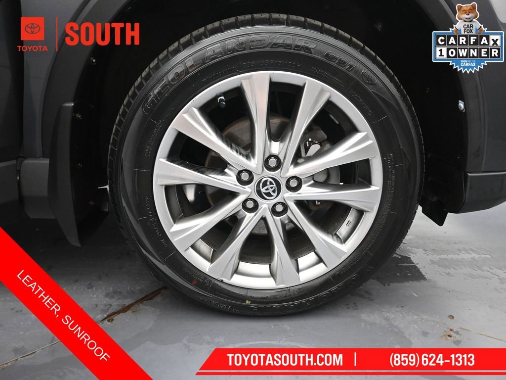 Used 2017 Toyota RAV4 Limited image 29