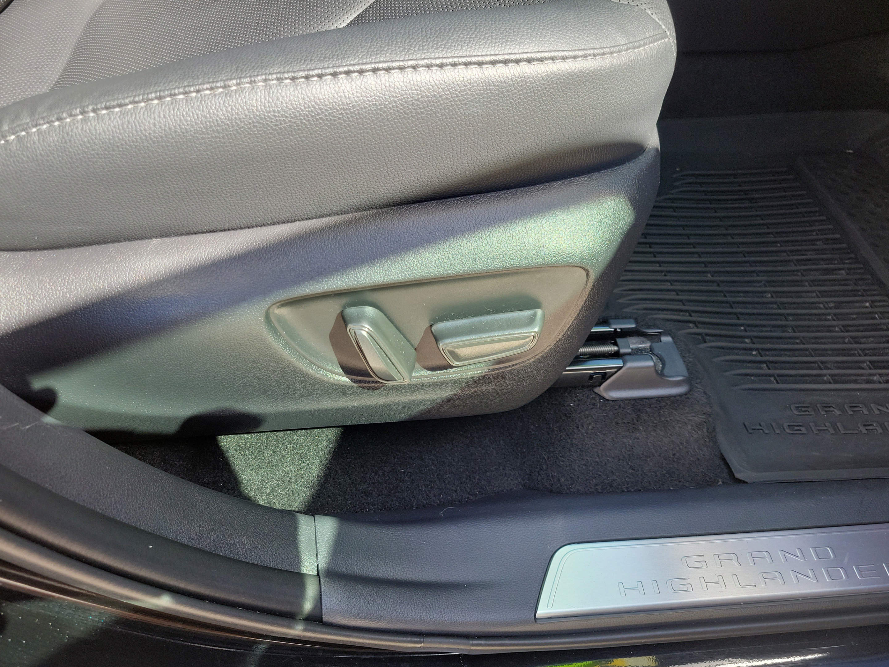 Certified 2025 Toyota Grand Highlander AWD image 29