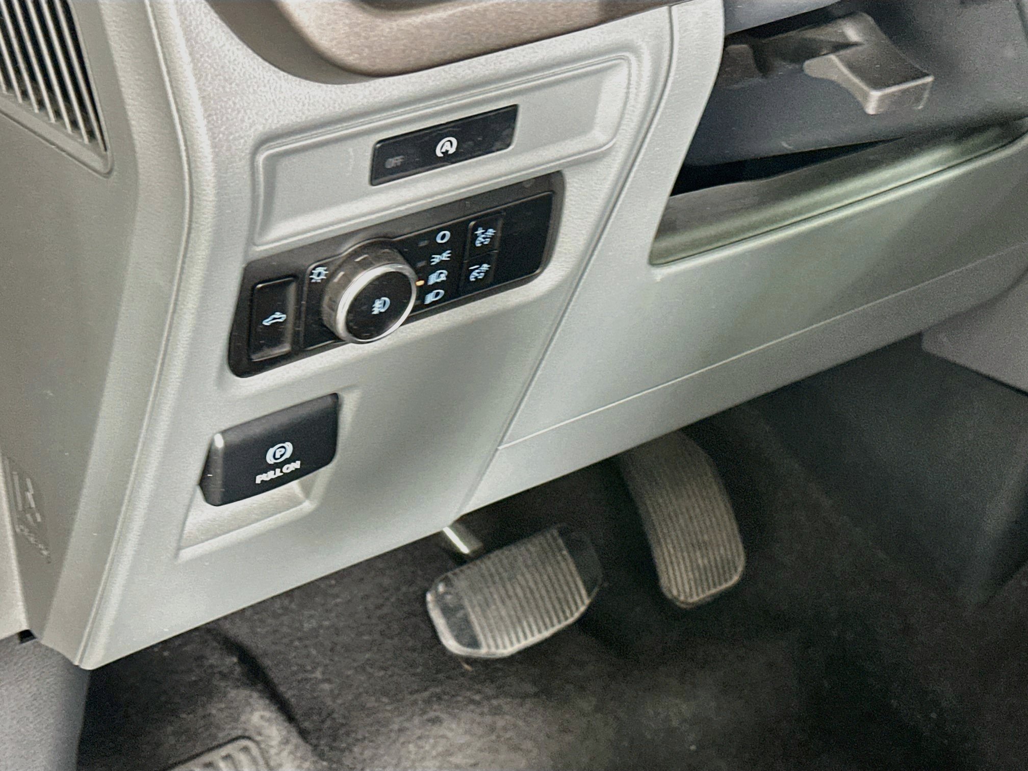 Used 2025 Ford F150 XLT w/ Equipment Group 301A Standard RWD image 17