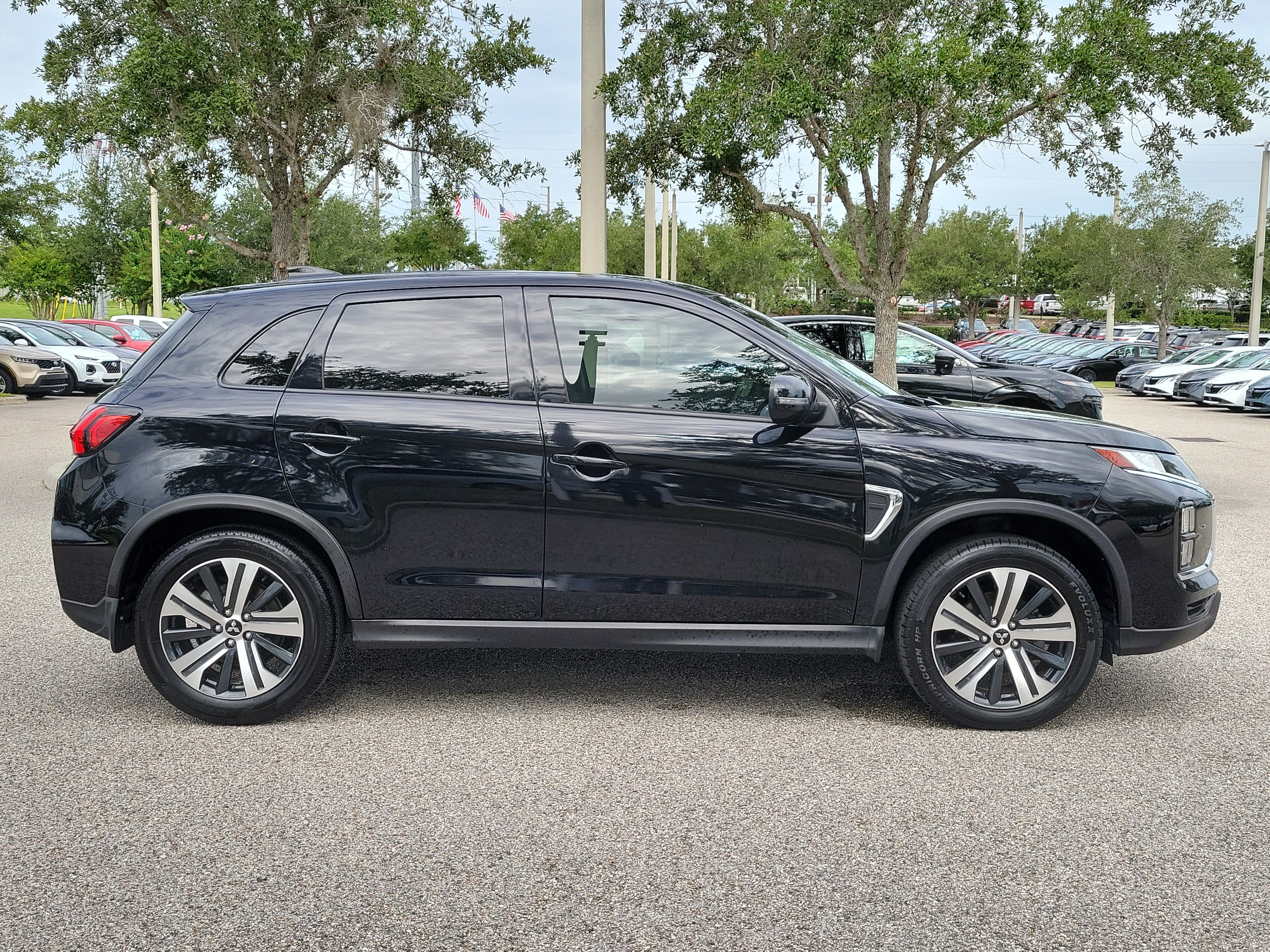 Used 2023 Mitsubishi Outlander Sport ES AWD/4WD image 4