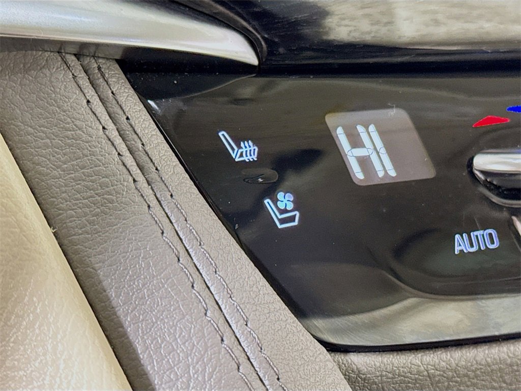 Certified 2024 Cadillac XT6 Premium Luxury image 19