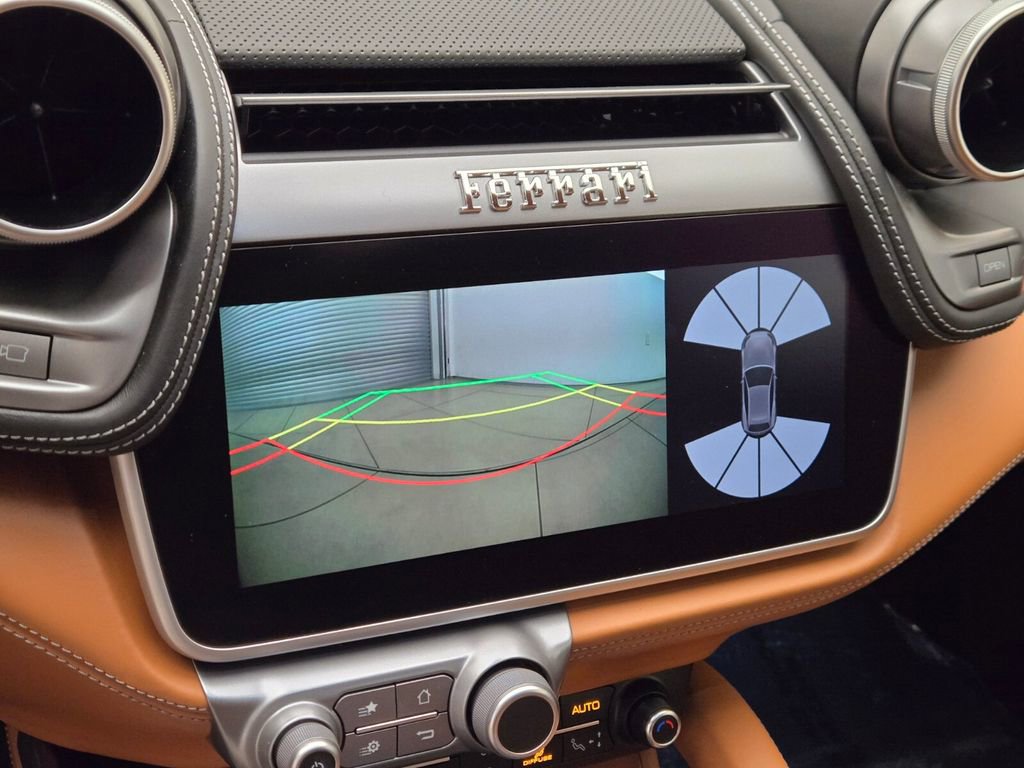 Used 2017 Ferrari GTC4Lusso AWD/4WD image 42