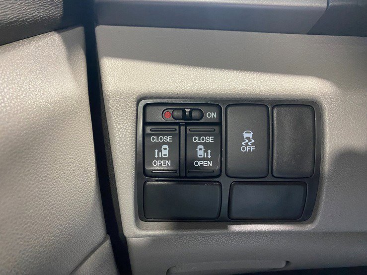 Used 2016 Honda Odyssey SE image 27