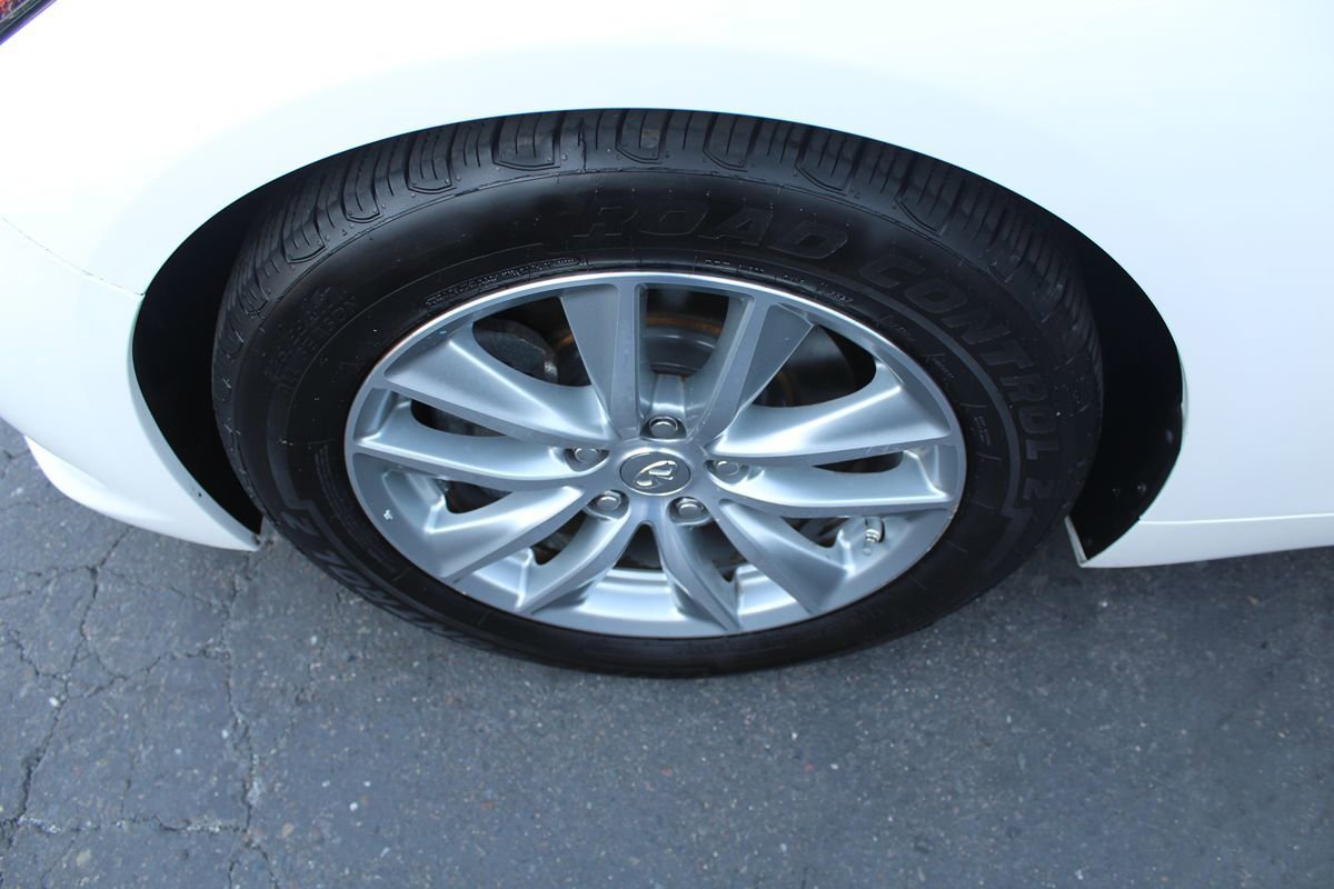 Used 2015 INFINITI Q50 w/ Moonroof Package RWD image 11