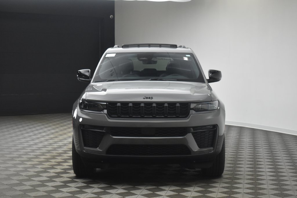 New 2027 Jeep Grand Cherokee 4WD image 2