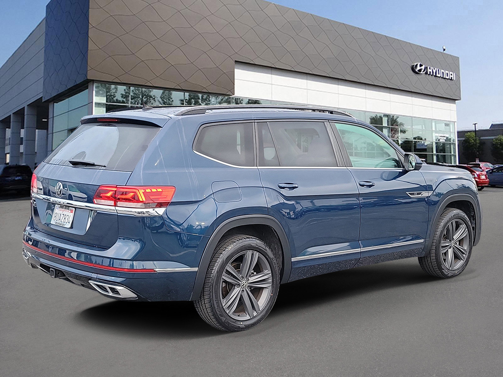 Used 2021 Volkswagen Atlas SE FWD image 2