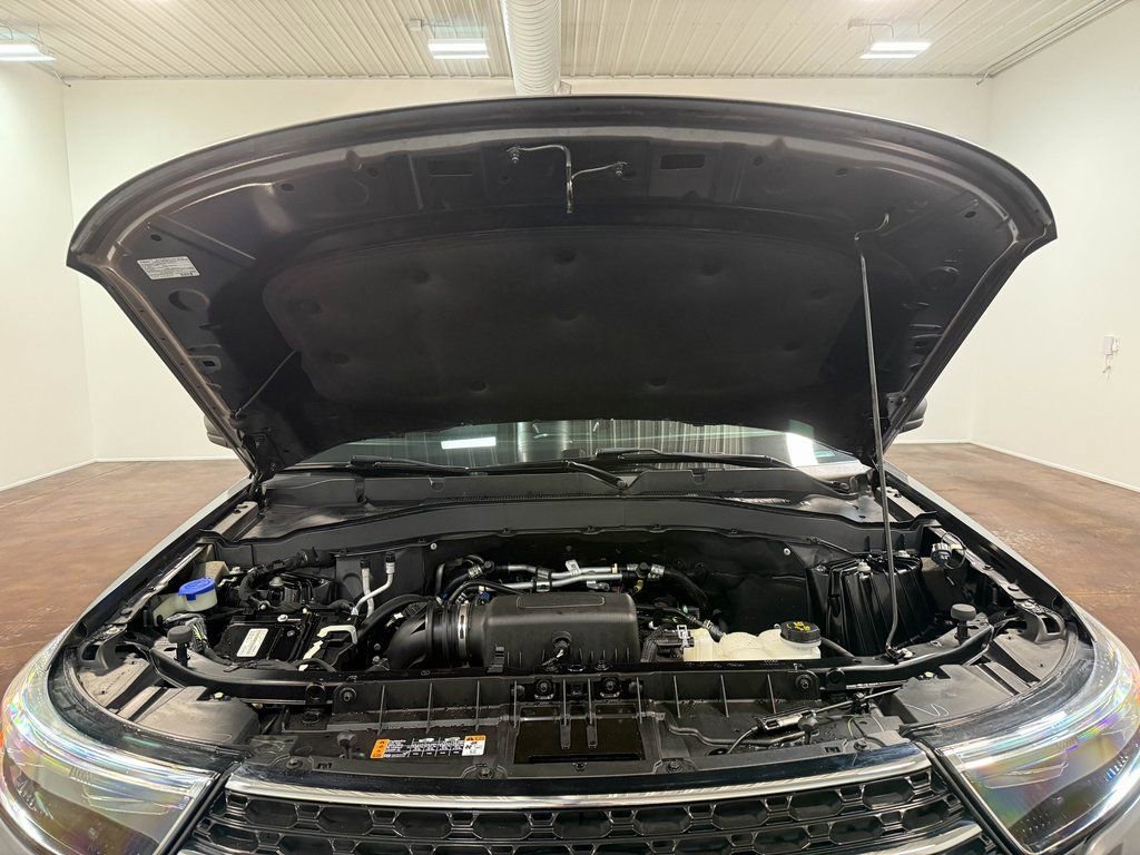 Used 2022 Ford Explorer XLT image 19