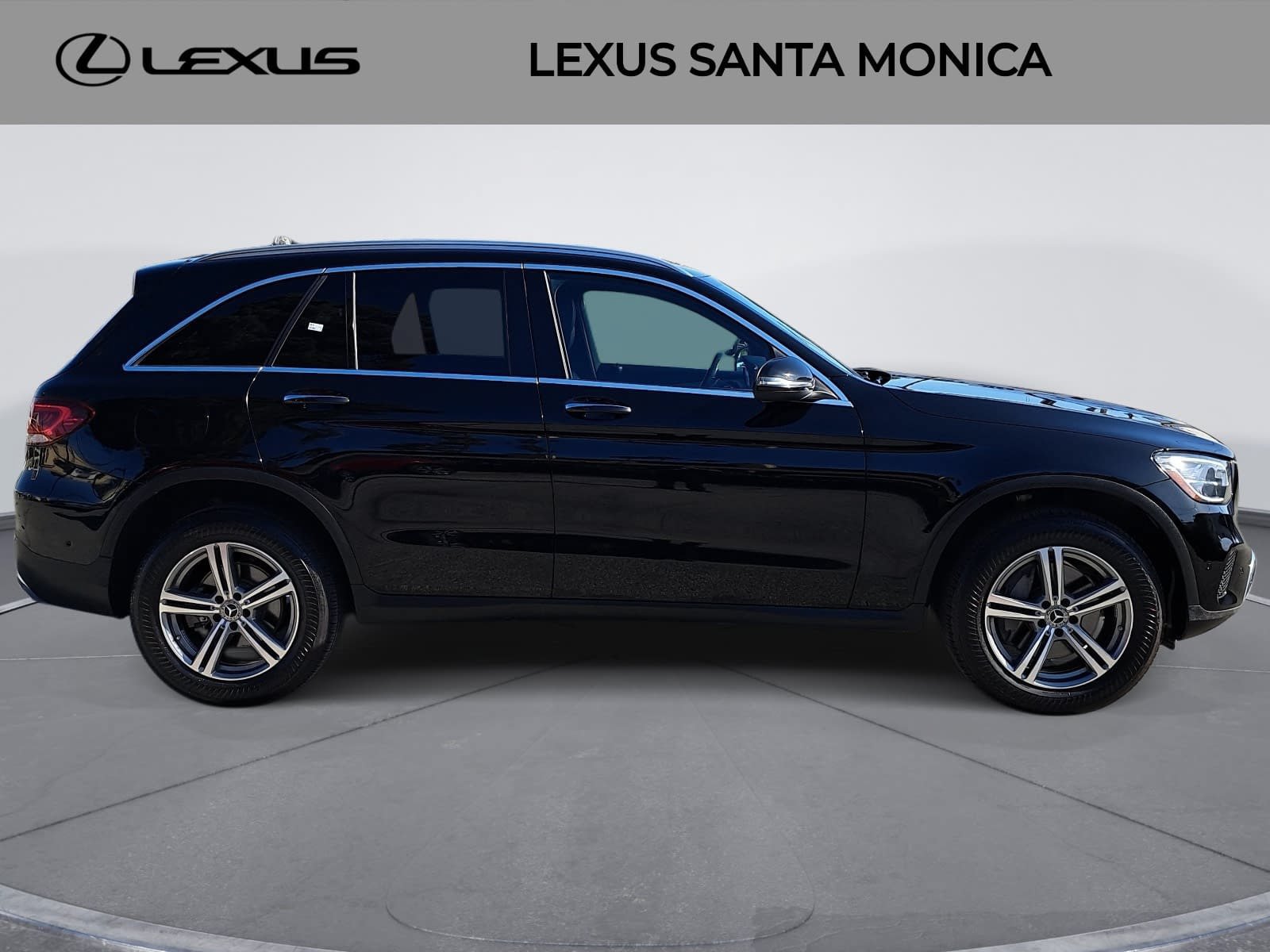 Used 2021 Mercedes-Benz GLC 300 image 4