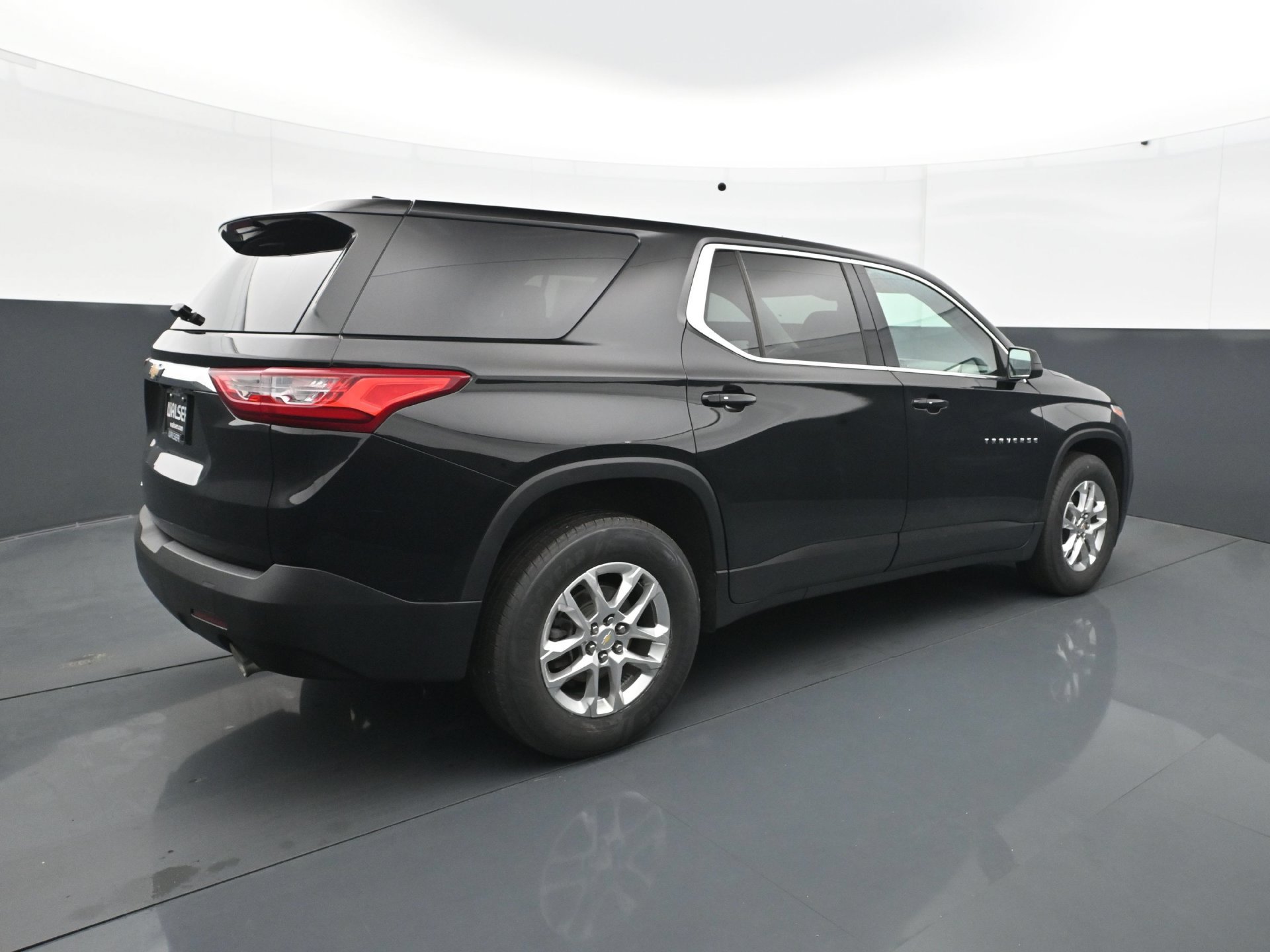 Used 2021 Chevrolet Traverse LS AWD/4WD image 7