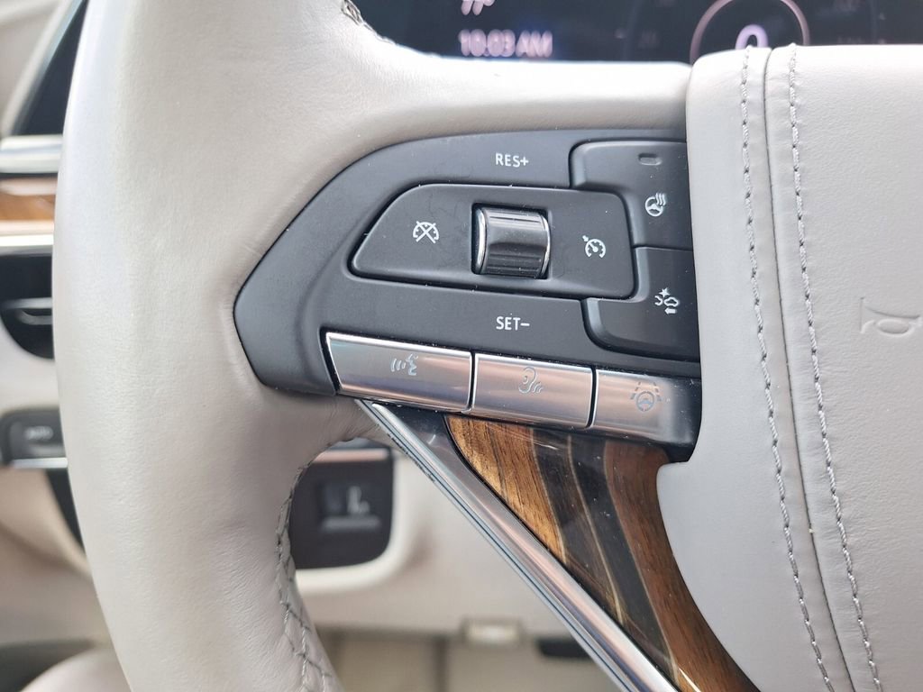 Certified 2024 Cadillac Escalade ESV Premium Luxury Platinum AWD/4WD image 23