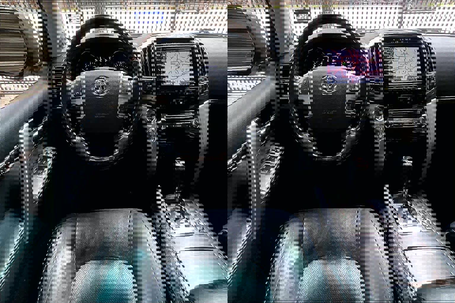 Used 2015 Toyota Land Cruiser AWD/4WD image 5