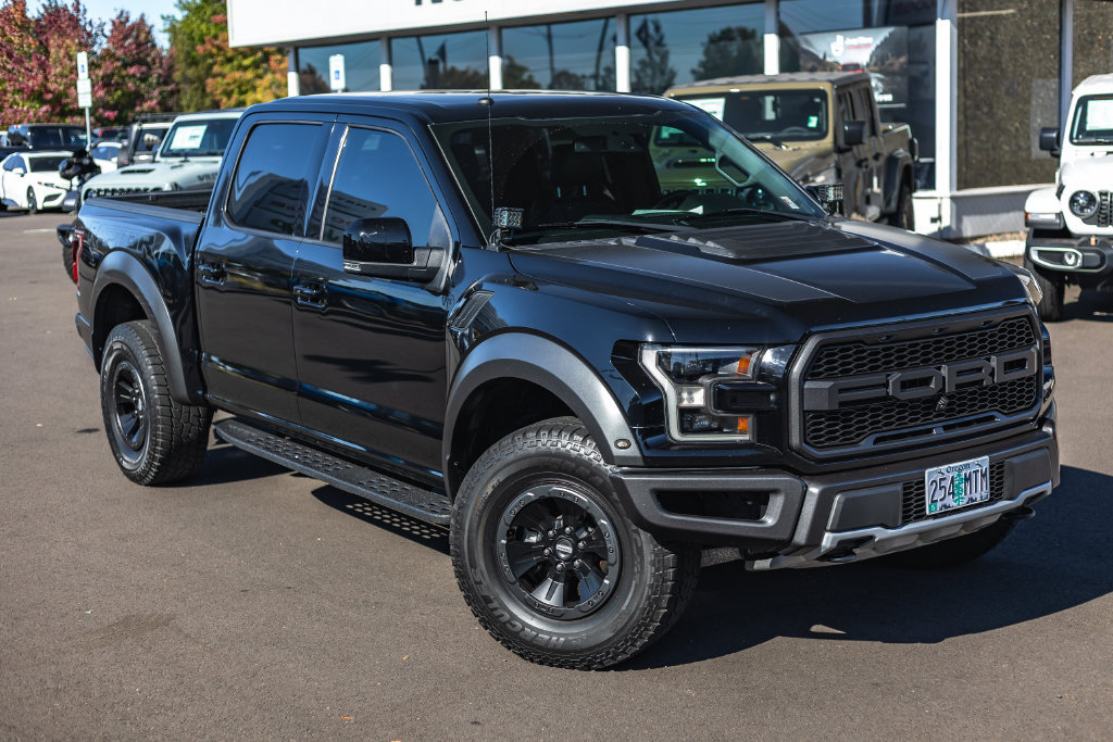 Used 2018 Ford F150 Raptor w/ Equipment Group 802A Luxury AWD/4WD image 2