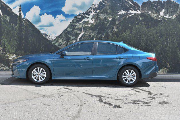 Certified 2025 Toyota Camry LE FWD image 7