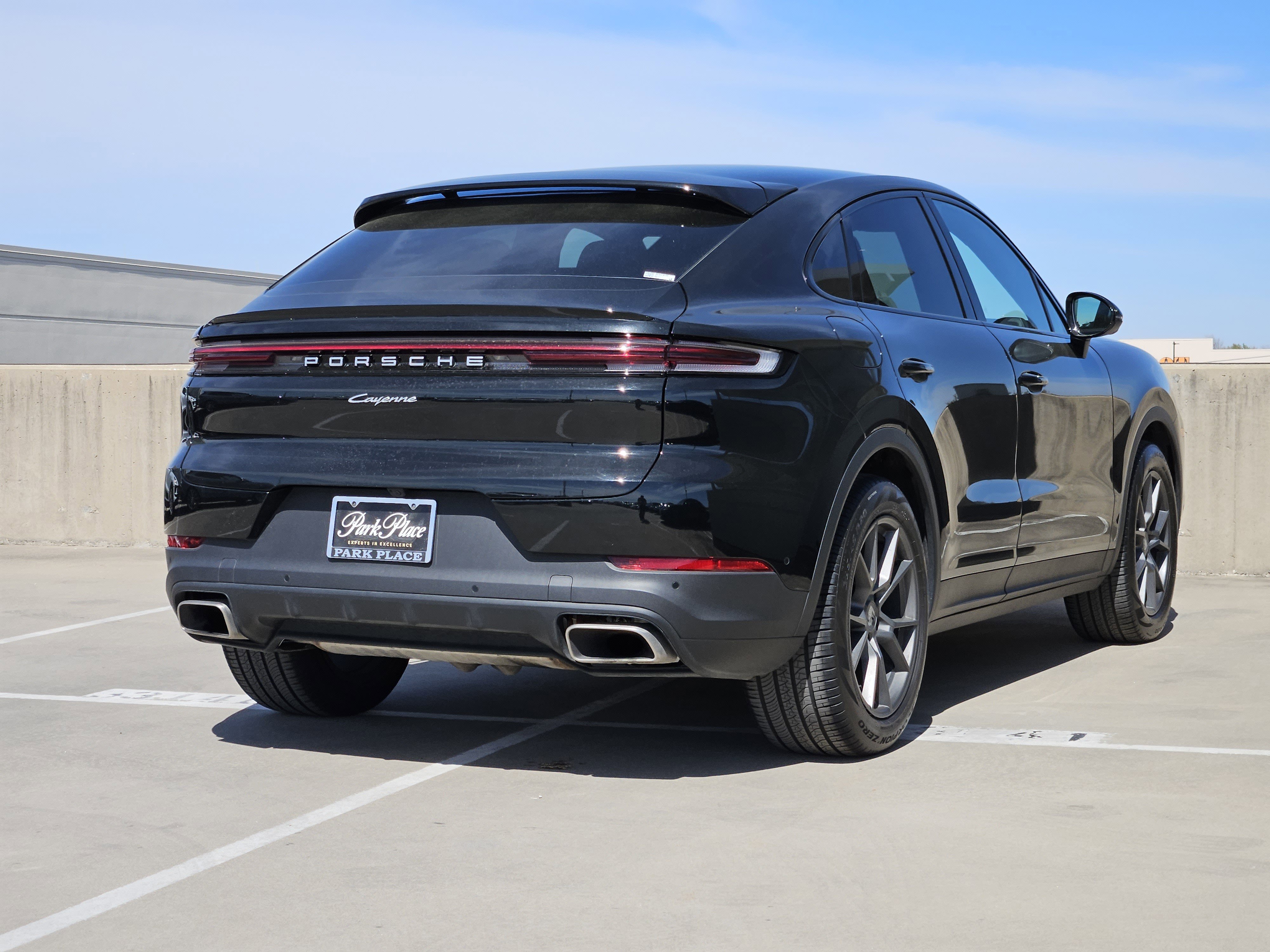 Used 2025 Porsche Cayenne image 8