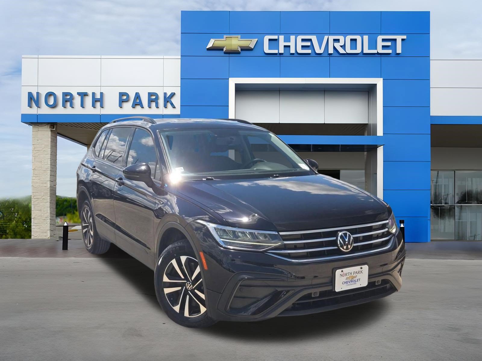 Used 2022 Volkswagen Tiguan S FWD image 1
