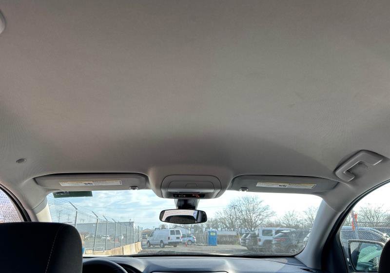 Used 2023 GMC Acadia SLE image 6