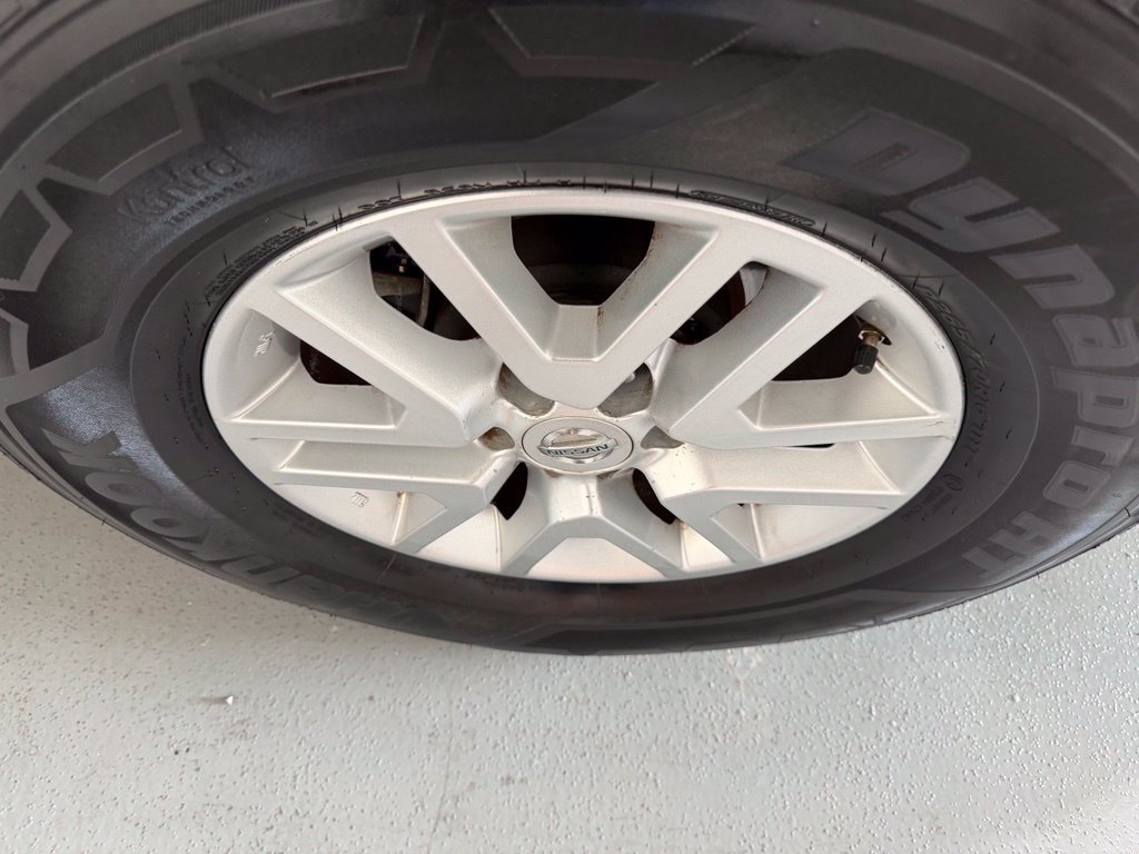 Used 2019 Nissan Frontier SV RWD image 9