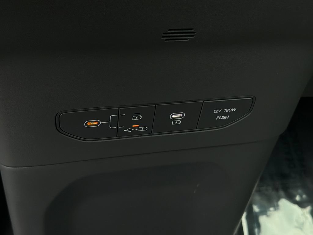 Certified 2024 Kia EV9 Wind AWD/4WD image 33