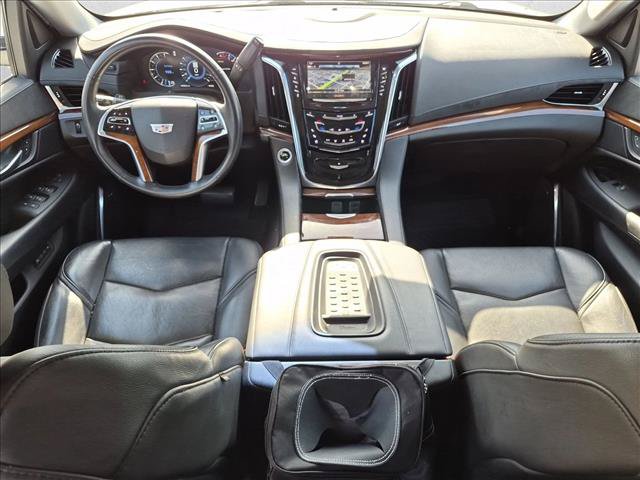 Used 2017 Cadillac Escalade Premium Luxury RWD image 20